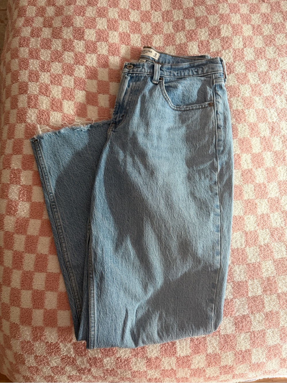 Abercrombie 90’s mid rise straight jean
